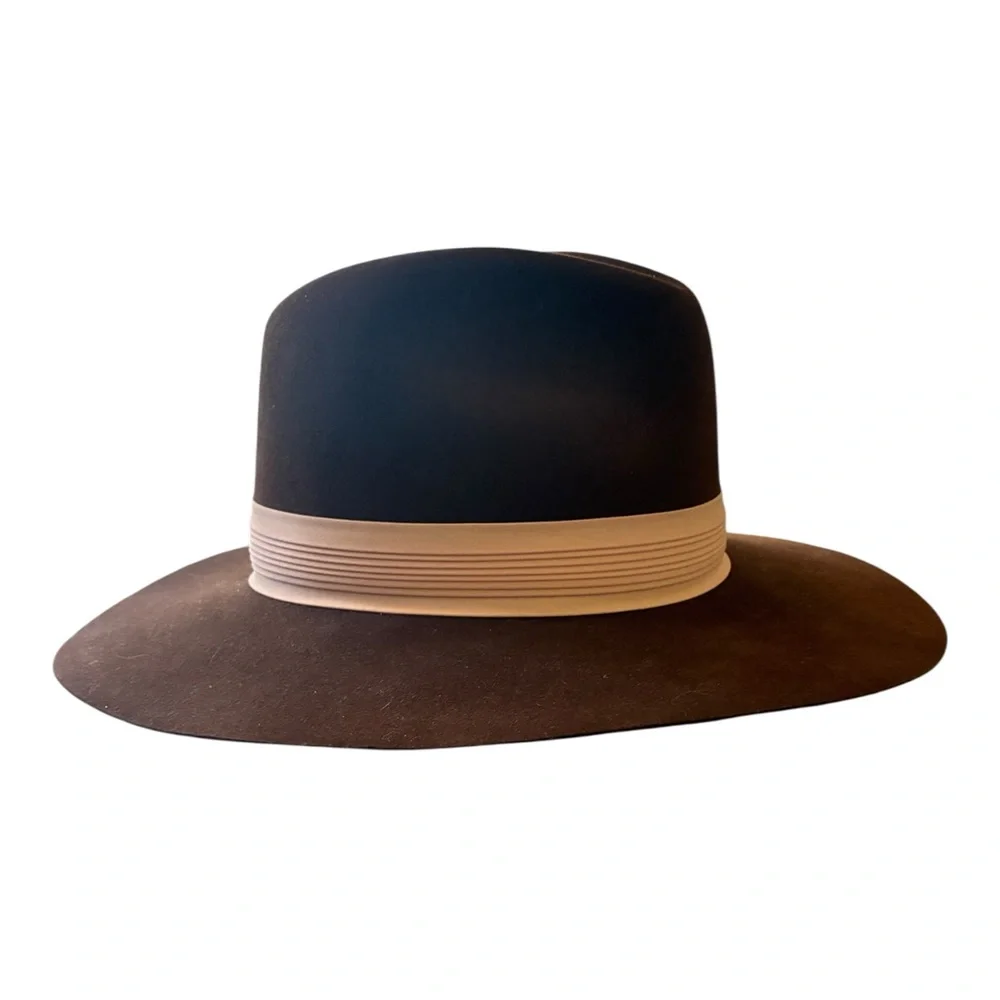 The Vail Heritage Collection: Vintage "Dorian" Safari Ensemble - Picture 8 of 12